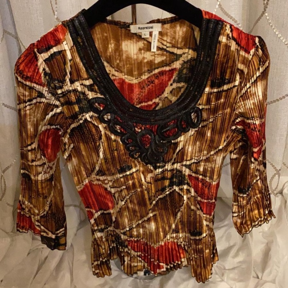 Appraisal sequin pleated top